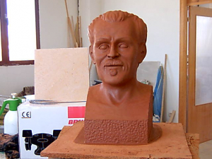 Modelado de arcilla del busto de Isaac de Frutos “El carterillo”.        