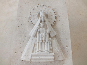 Virgen del Henar de 60 cm. Piedra de Campaspero.