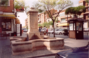 Fuente de Piedra Rosa Sepúlveda en plaza pública de Tordesillas (Valladolid).