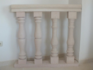 Detalle balaustrada de Piedra Rosa Sepúlveda. Gran variedad de balaustres