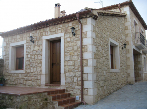 Trabajos en Piedra de Campaspero. Vivienda unifamiliar en Rades de Pedraza (Segovia).